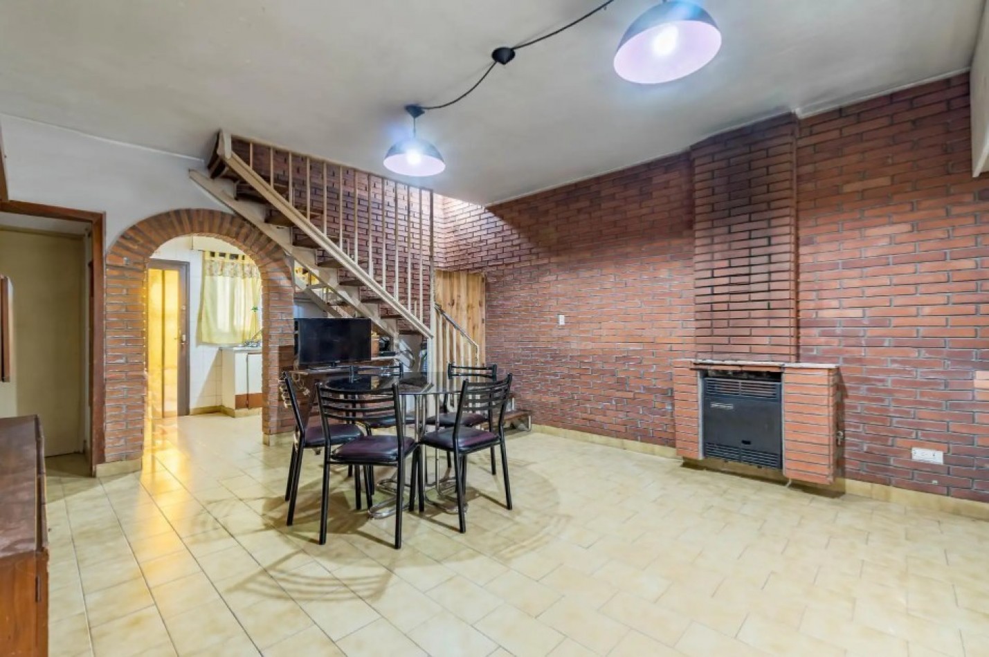 CASA 3 DORMITORIOS