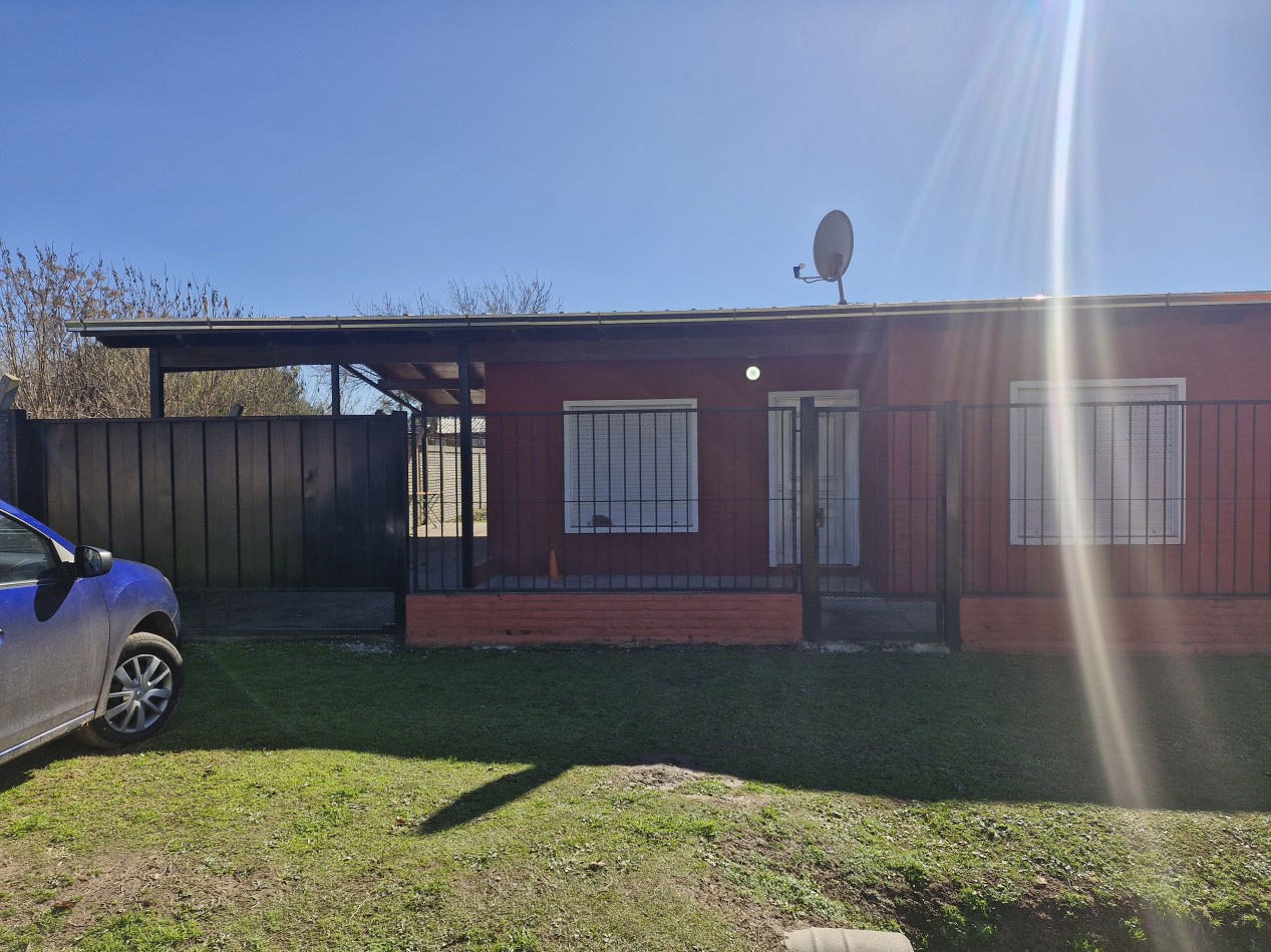 CASA CON TERRENO Y PILETA - PUEBLO ESTHER