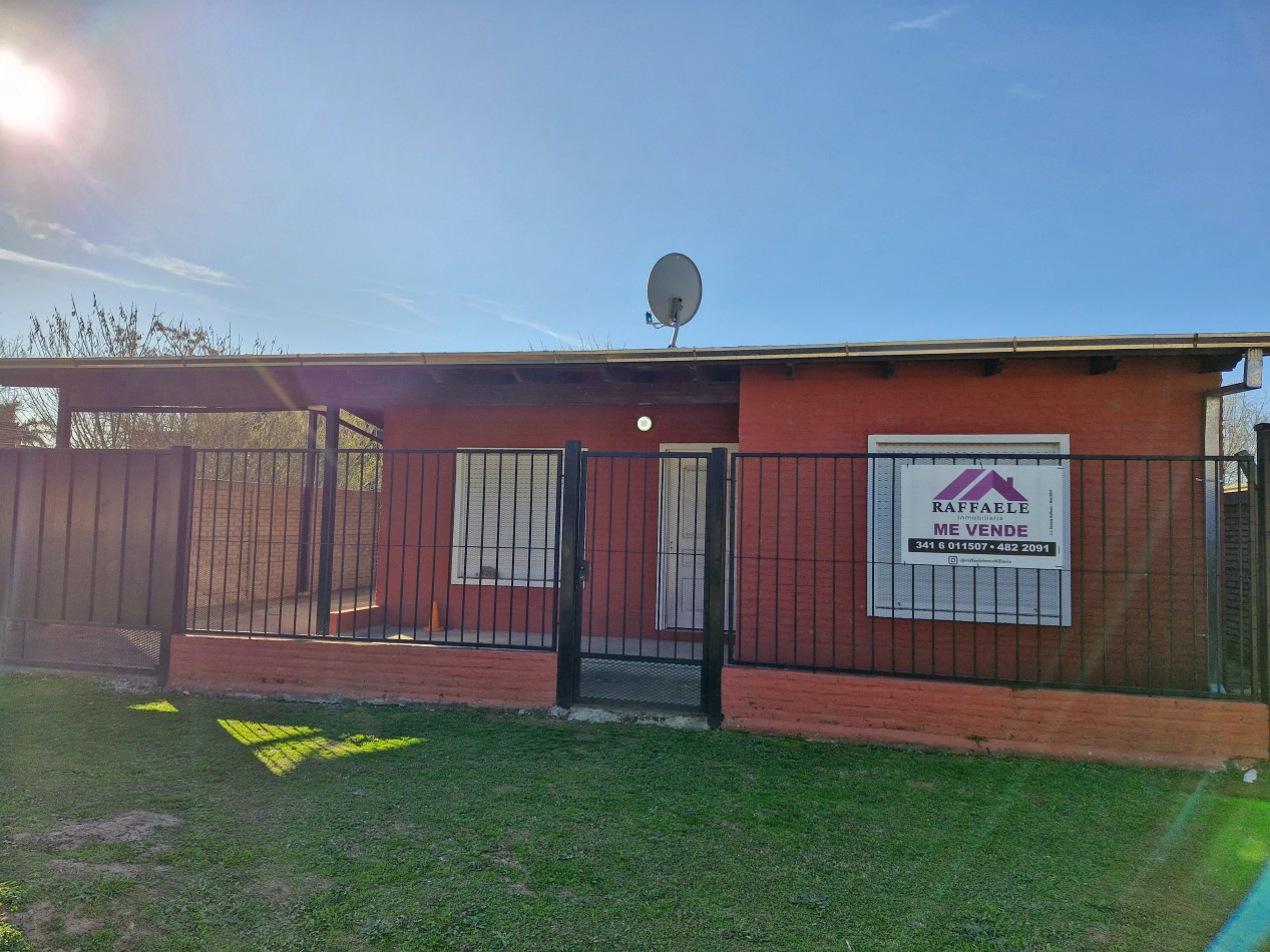 CASA CON TERRENO Y PILETA - PUEBLO ESTHER