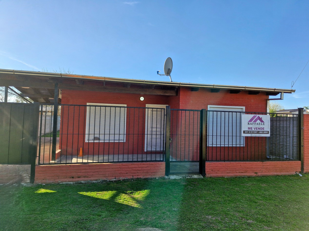 CASA CON TERRENO Y PILETA - PUEBLO ESTHER