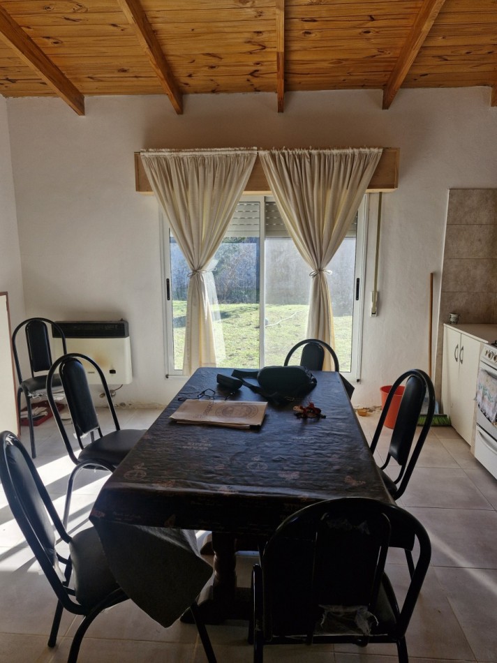 CASA CON TERRENO Y PILETA - PUEBLO ESTHER