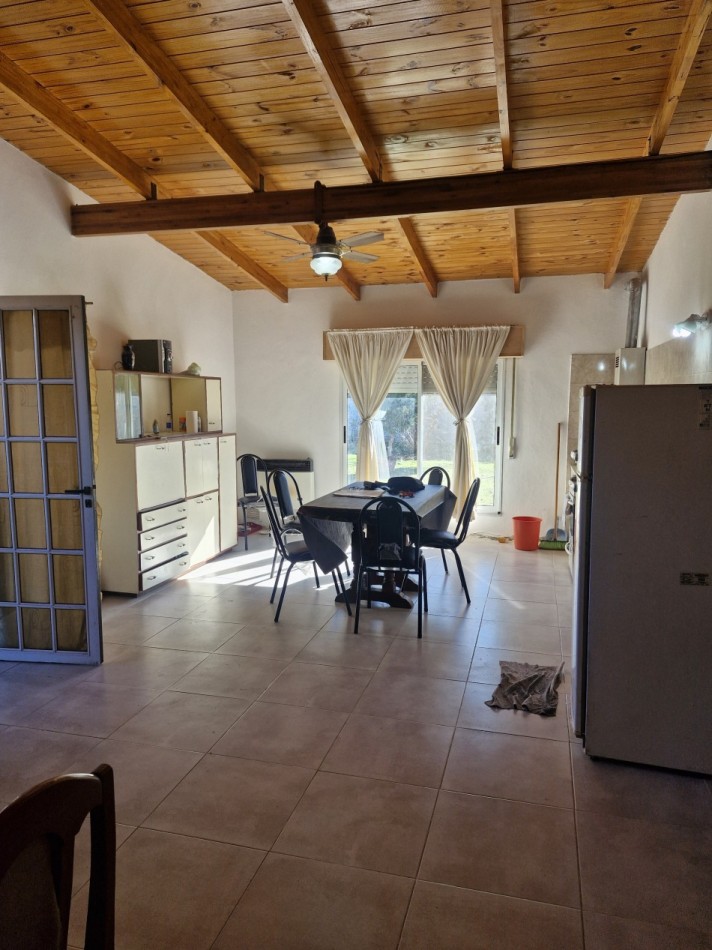 CASA CON TERRENO Y PILETA - PUEBLO ESTHER