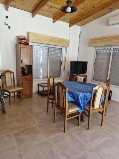 CASA CON TERRENO Y PILETA - PUEBLO ESTHER